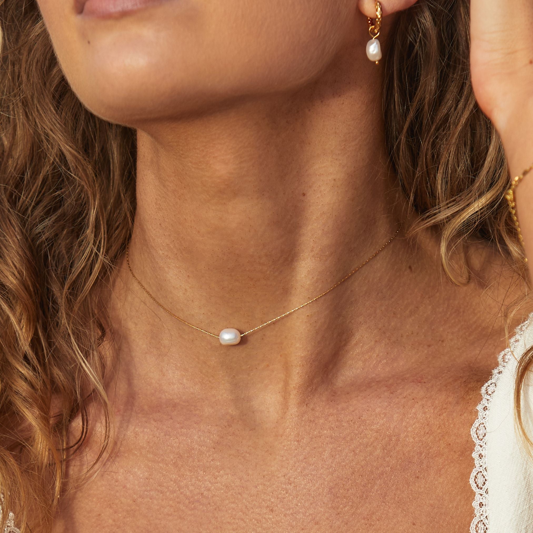 Luna™ Baroque Pearl Choker