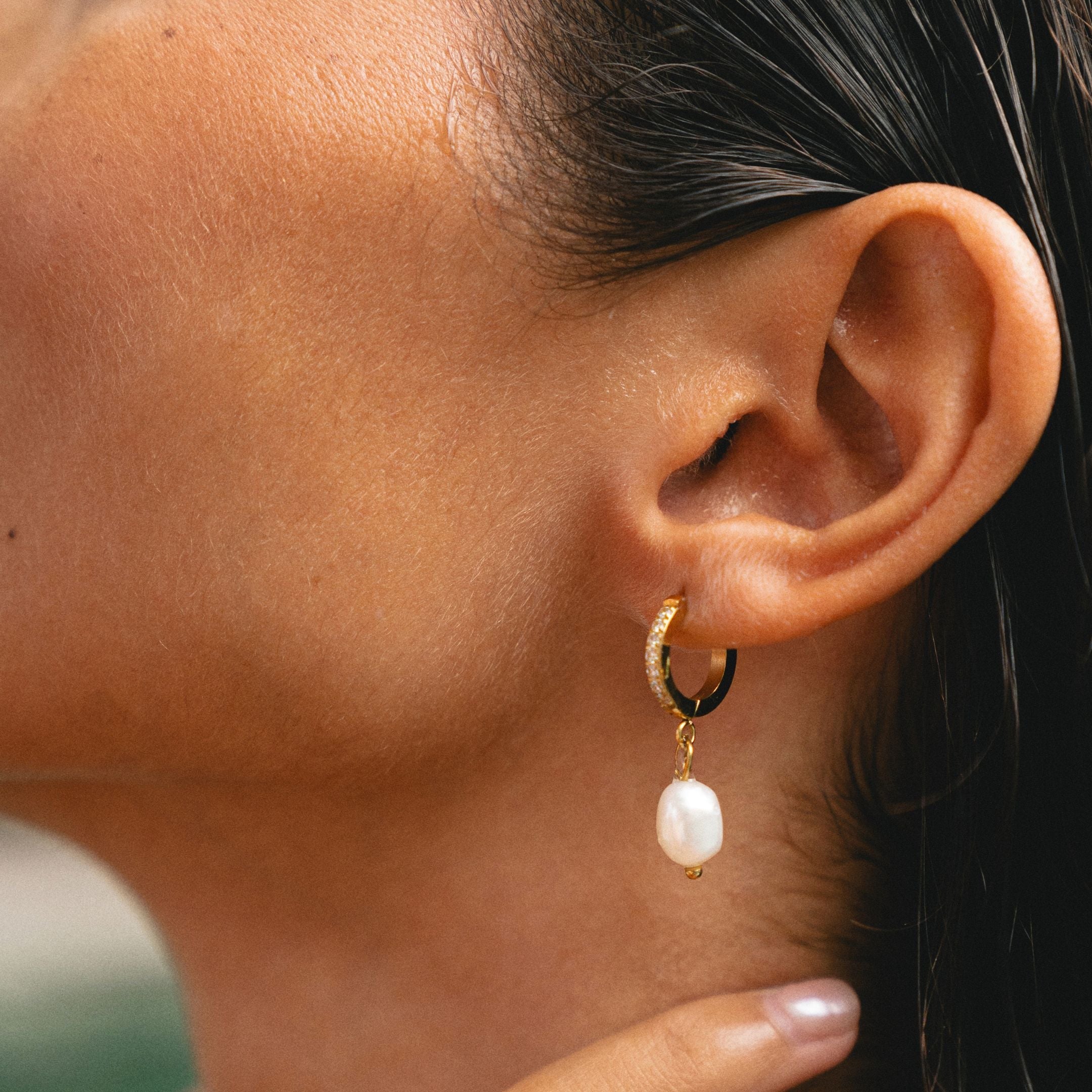 Aurelia™ Freshwater Pearl Hoop Earrings