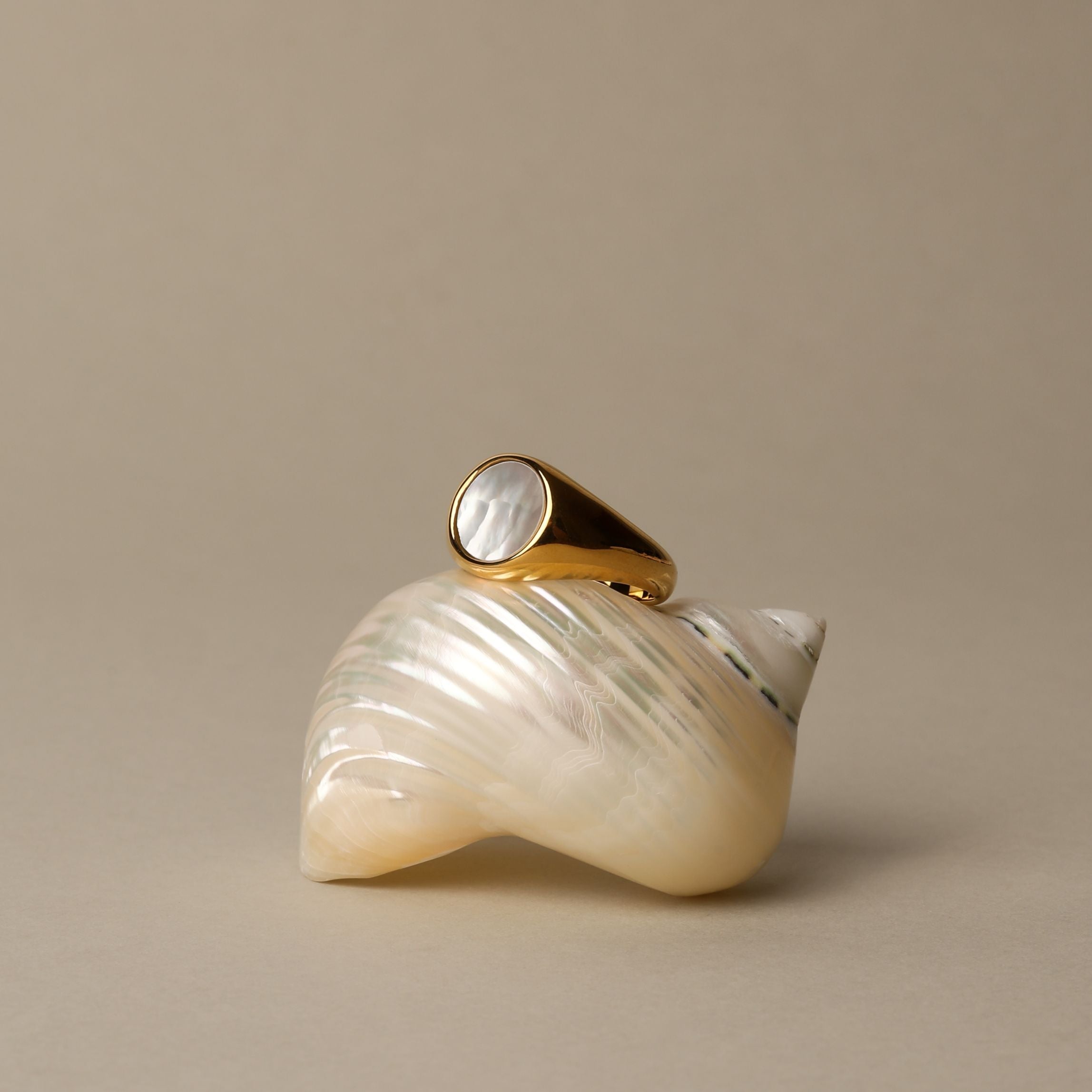 Lustre™ Mother of Pearl Ring